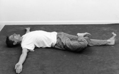 Makarāsana : les crocodiles